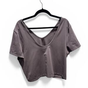 Under Armour Size 2XL Soft Plum AthleticShort Sleeve Performance Crop Top